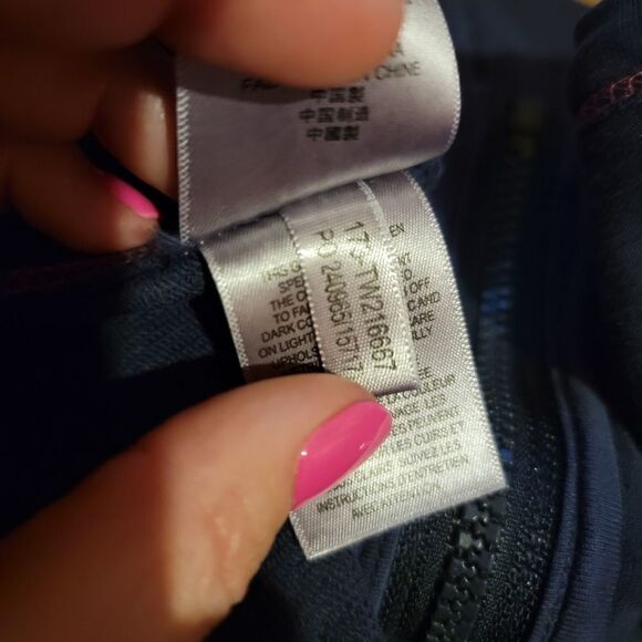 Tommy Bahama Jen & Terry Full Zip size large - Picture 6 of 6